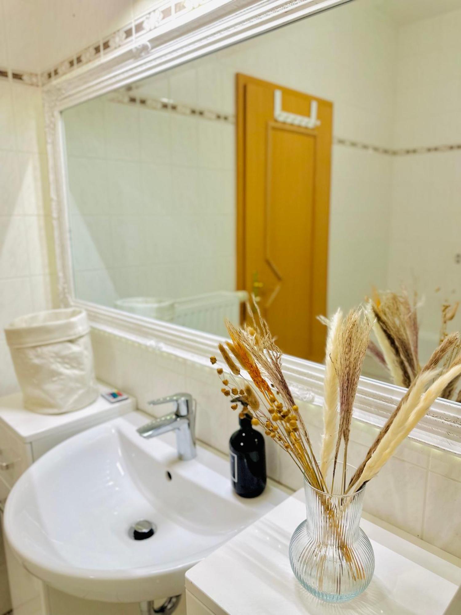 Kunstviertel Apartment Am Kanal Лайпциг Екстериор снимка